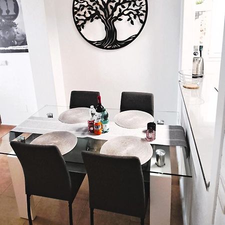 Apartament Julia De Lux Torrevieja Buitenkant foto