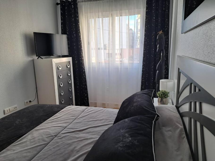 Apartament Julia De Lux Torrevieja Buitenkant foto