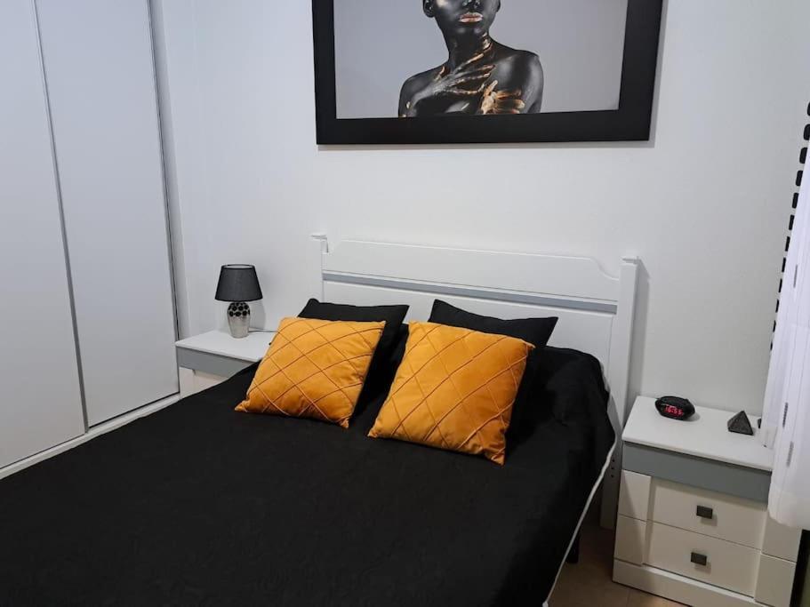 Apartament Julia De Lux Torrevieja Buitenkant foto